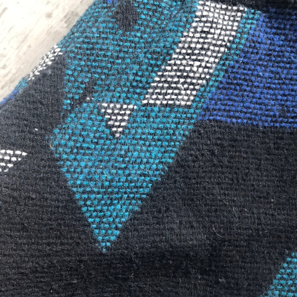 Aztec style coat - Picture 2 of 4